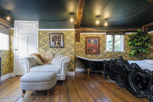Luxury Rock & Roll Suite in Manor House