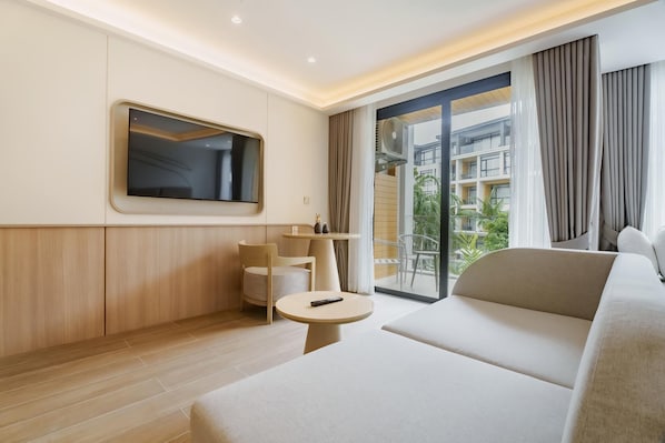 Smart TV - Wyndham Gardens Elegant Studio, Forrest View 2229 (Sakhu - Thalang)