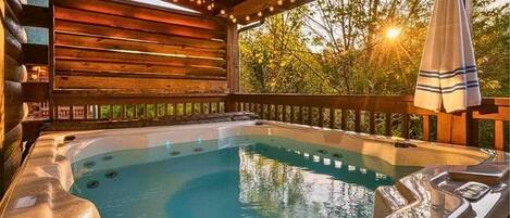 Outdoor spa tub