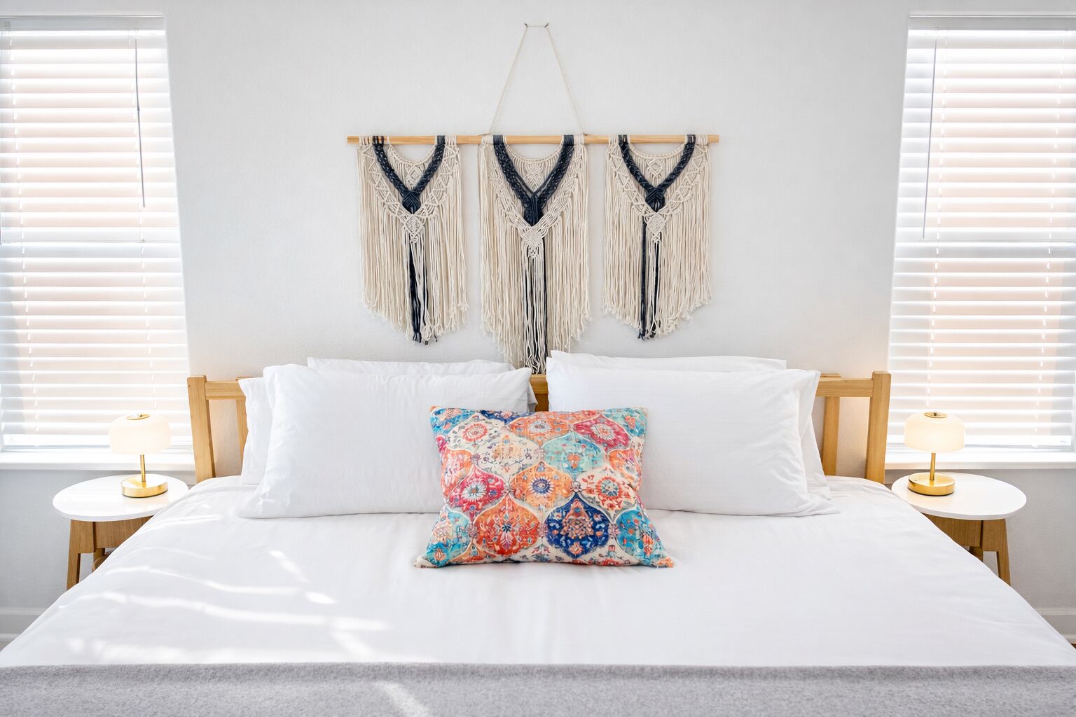 3 bedrooms, iron/ironing board, WiFi, bed sheets