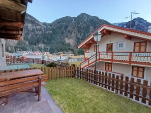 Outdoor dining - Appartamento Ghezzi by Interhome (Canazei)