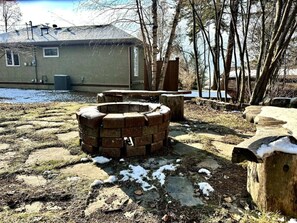 Property grounds - Habart Retreat - Country Living at its Best (Golden)