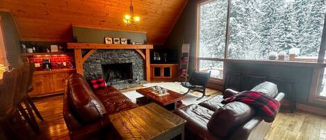 Télévision, cheminée