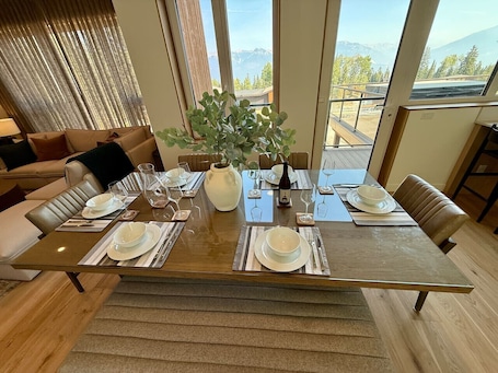Dining. Kicking Horse Vista - Located @ KHMR with Hot Tub