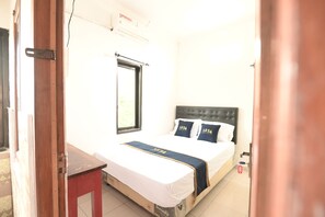 Habitación ejecutiva doble | Escritorio, wifi gratis, ropa de cama