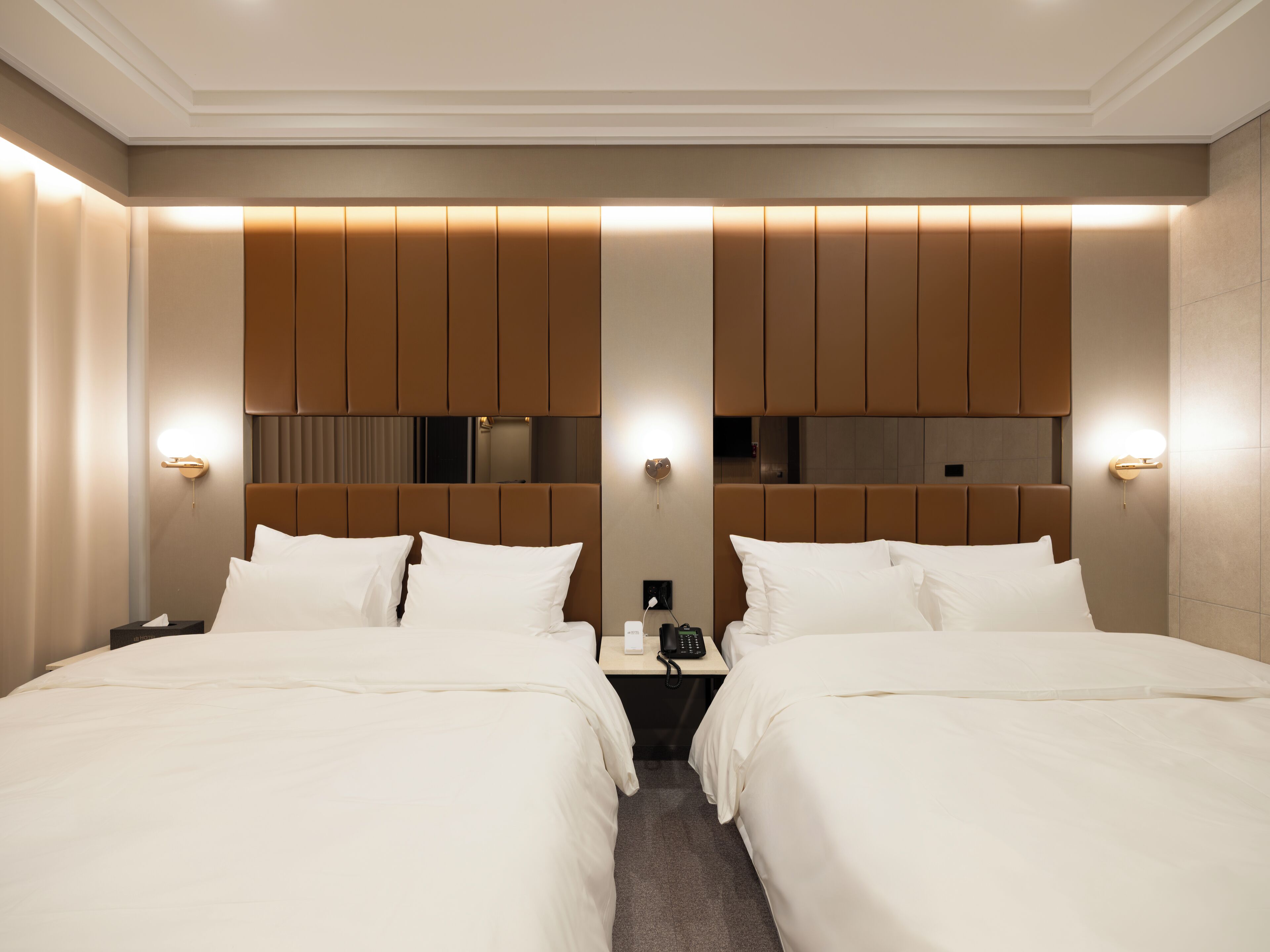 Tomannsrom – standard | Individuelt dekorert, individuelt innredet og skrivebord