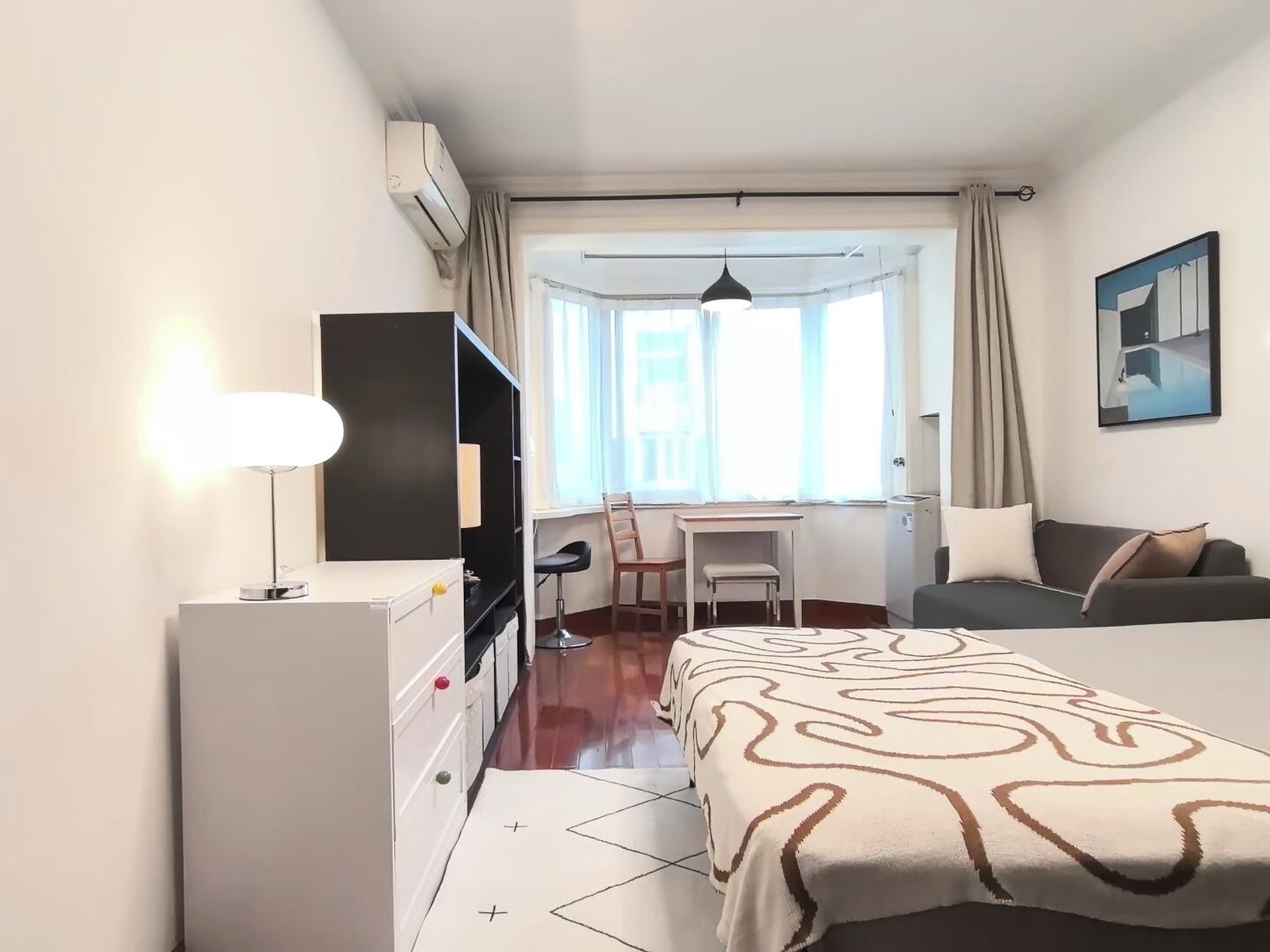 Comfort Studio, Courtyard View | Meja, ruang kerja komputer riba, langsir/tirai gelap terus, kalis bunyi 