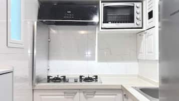 Comfort-Studio, Blick auf den Innenhof | Eigene Küche