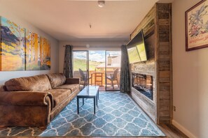 Smart TV - Axtel 310 Beautiful 1-bedroom condo in Mt Crested Butte perfect for your getaway (Crested Butte)