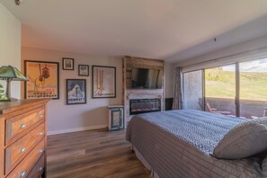 1 bedroom, iron/ironing board, free WiFi, bed sheets - Axtel 310 Beautiful 1-bedroom condo in Mt Crested Butte perfect for your getaway (Crested Butte)