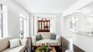 Télévision, table de tennis de table