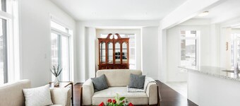 The Willow Gate| 4BR Lux Modern Serenity town home