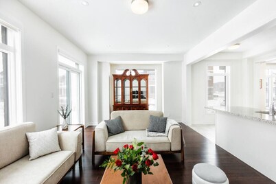 The Willow Gate| 4BR Lux Modern Serenity town home