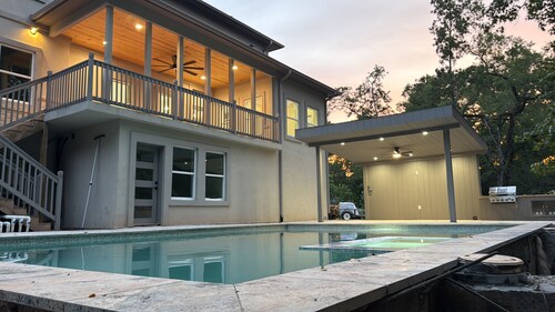 Spacious 6-bedroom country house in Magnolia with HVAC &  acres land to explore