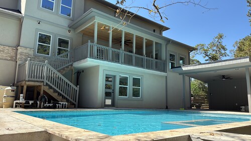 Spacious 6-bedroom country house in Magnolia with HVAC &  acres land to explore