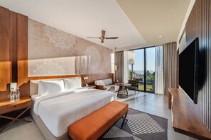 Minibar, desk, laptop workspace, blackout curtains - Vandhara Sarovar Premiere Jim Corbett (Ramnagar)