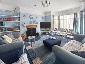 Fireplace - 5 bedroom accommodation in Minehead (Minehead)