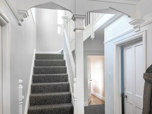 Interior - 5 bedroom accommodation in Minehead (Minehead)