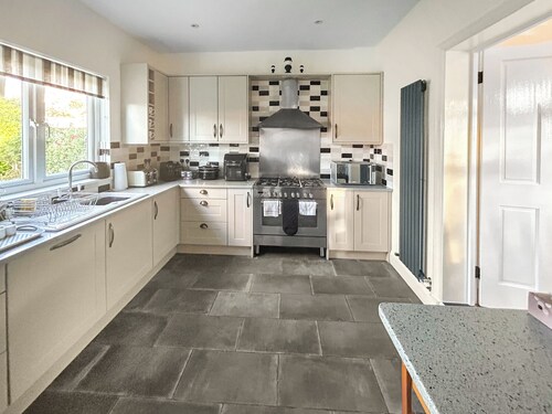 5 bedroom accommodation in Minehead