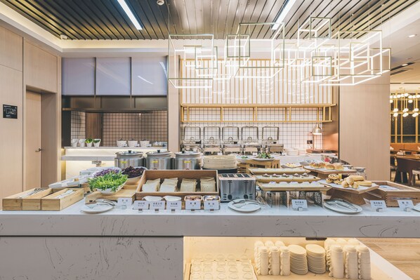 Daily buffet breakfast (CNY 48 per person) - Echarm PLUS Hotel Chongqing (Chongqing)