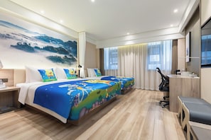 مكتب ومساحة عمل للكمبيوتر المحمول وواي فاي مجانًا