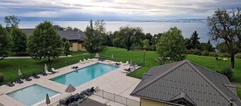 T2 with breathtaking view of Lake Geneva