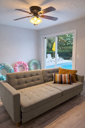 Interior - Rio Beach Pool House - 7 min to the Beach! (Boynton Beach)