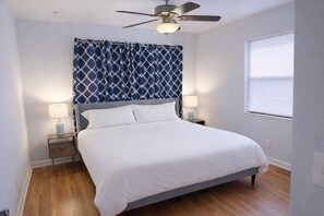 3 bedrooms, iron/ironing board, free WiFi, bed sheets - Rio Beach Pool House - 7 min to the Beach! (Boynton Beach)