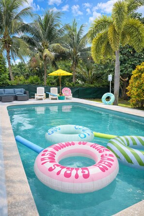 Outdoor pool - Rio Beach Pool House - 7 min to the Beach! (Boynton Beach)