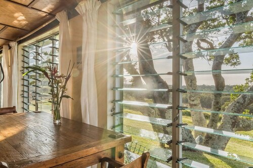 Lighthouse and ocean views on the edge of Byron Bay's National Park