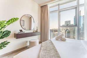 3 bedrooms, in-room safe, iron/ironing board, free WiFi - Walking Distance to Dubai Mall and Burj Khalifa, Easy Access to Dubai Marina, JBR Beach and Palm Jumeirah (Dubai)