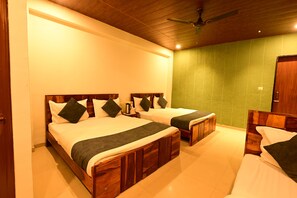 Premium bedding, iron/ironing board, bed sheets - Hotel New Mamta By Sunshin Hoteliers  (Abu Road)
