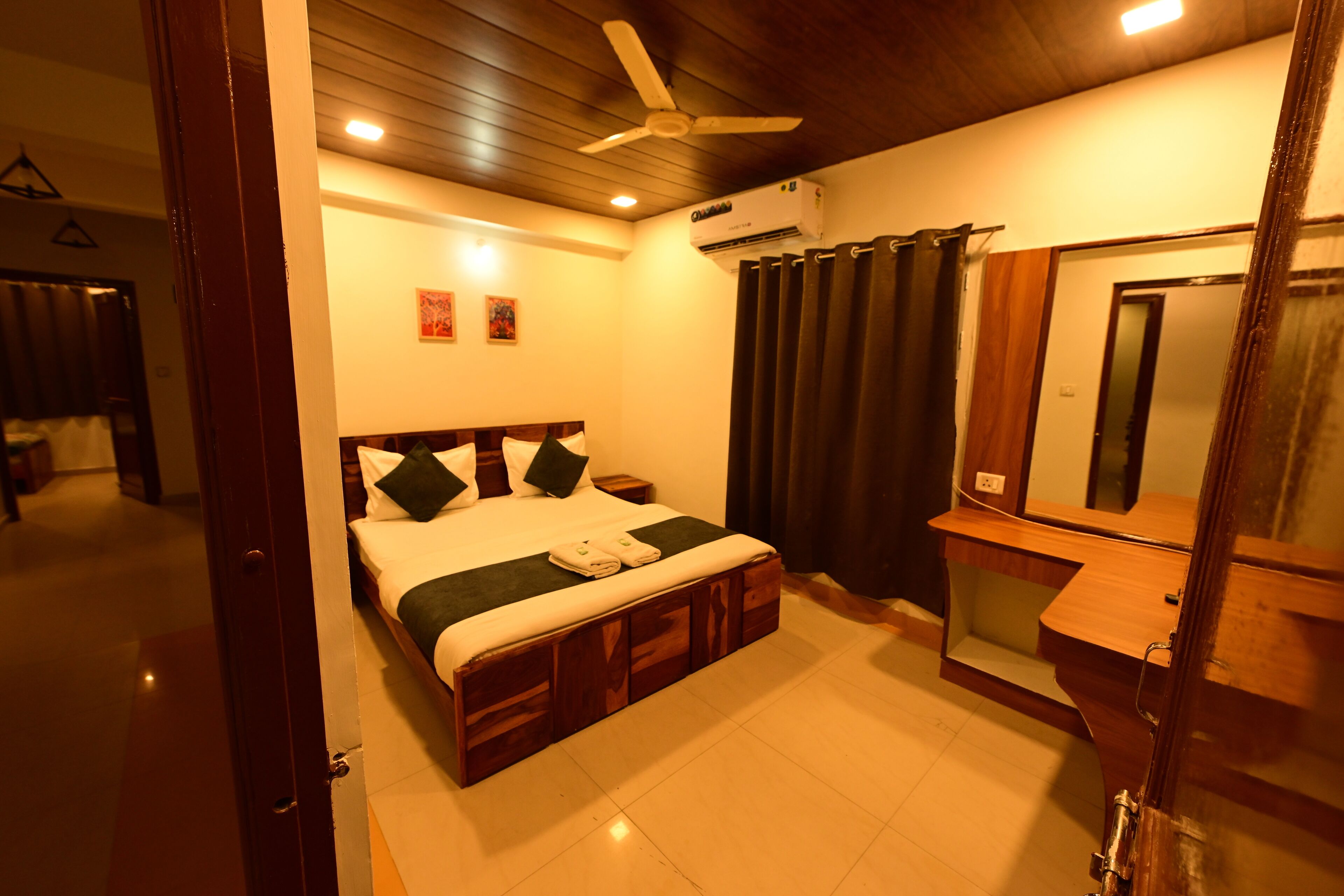 Deluxe Ac With Garden View | Premium bedding, iron/ironing board, bed sheets