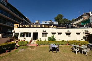 Garden - Hotel New Mamta By Sunshin Hoteliers  (Abu Road)