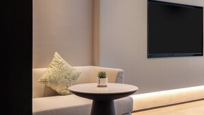Comfort Single Room | Minibar (free items), laptop workspace, blackout drapes, soundproofing - Wanda Yue Xi'an High-tech Zone (Xi'an)