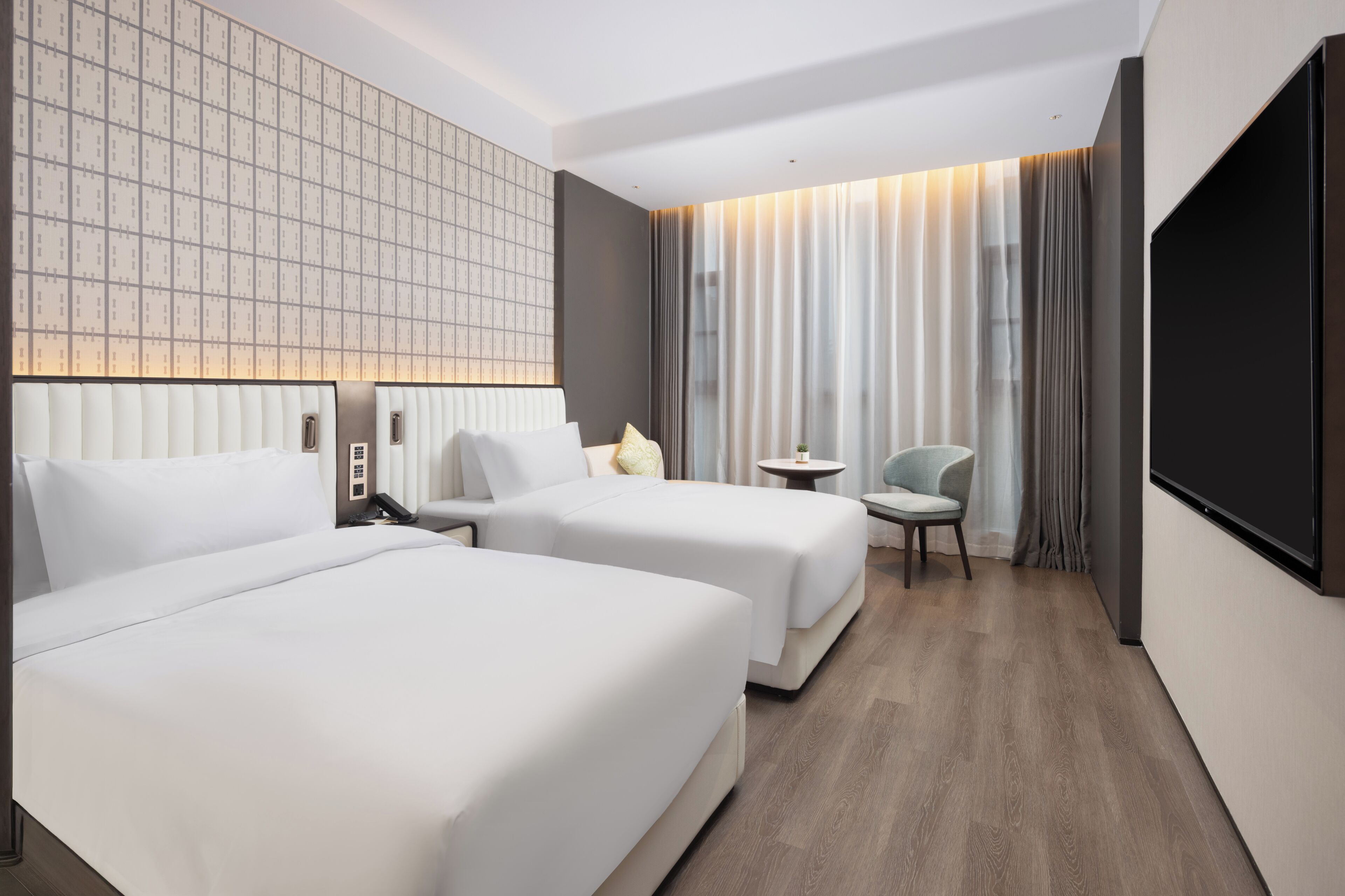 Comfort Double Room | Laptop workspace, blackout curtains, soundproofing, iron/ironing board