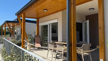 Appartamento (Two Bedroom Apartment With Terrace (A) | Terrazza/patio