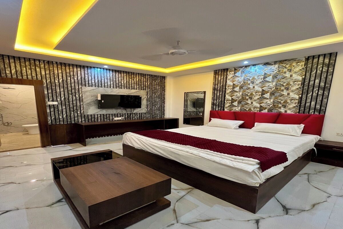 Studio Suite | Hypo-allergenic bedding, desk, laptop workspace, free WiFi