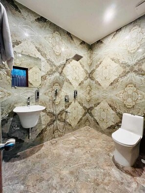 Shower, free toiletries, towels, soap