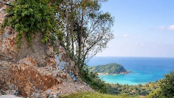 Desk, laptop workspace, free WiFi