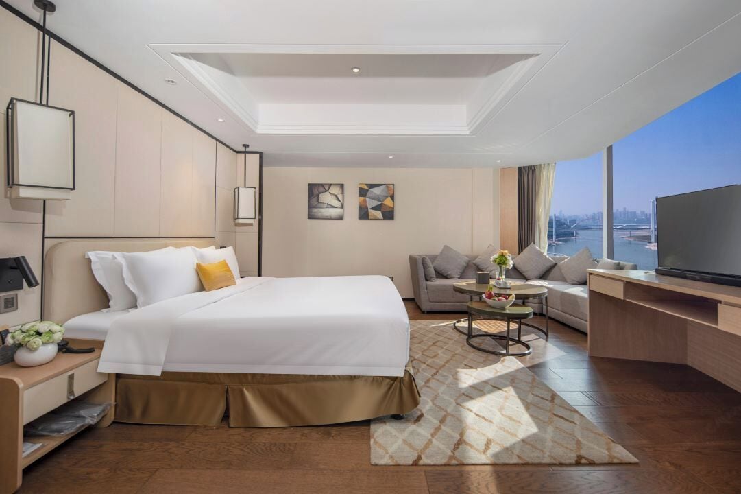 Phòng đôi Premier, quang cảnh sông | Két bảo mật tại phòng, khu vực làm việc phù hợp cho laptop 