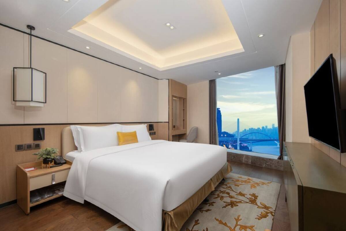 Signature Twin Room, River View | In-room safe, laptop workspace, blackout drapes, soundproofing