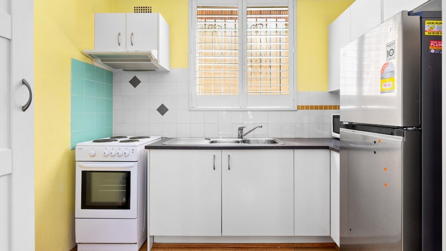 Convenient Studio in Trendy Inner-city Suburb