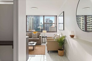TV - Luxe CBD Apt | Hyde Park Views + Pool & Gym & Spa (Darlinghurst)
