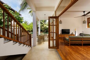 Vil·la Elite, 3 dormitoris | Pati hawaià