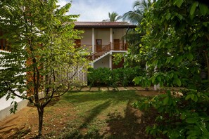 Elite Villa, 3 Bedrooms | Garden view - Kandakuliya Sunrise Beach Villas (Kalpitiya)