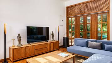 Elite Villa | In-room safe, blackout drapes, free WiFi