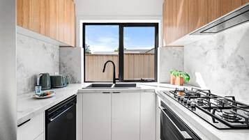 Fridge, microwave, oven, stovetop