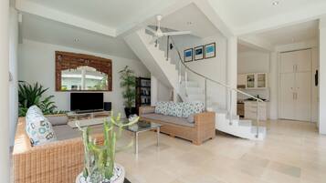 Villa, Pool View | Living area