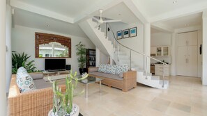 Villa, Pool View | Living area